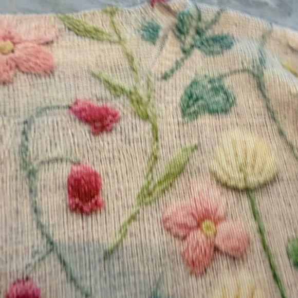 Floral Embroidered Pullover Medium Cottagecore Textured Garden Sweatshirt. New - Picture 5 of 10